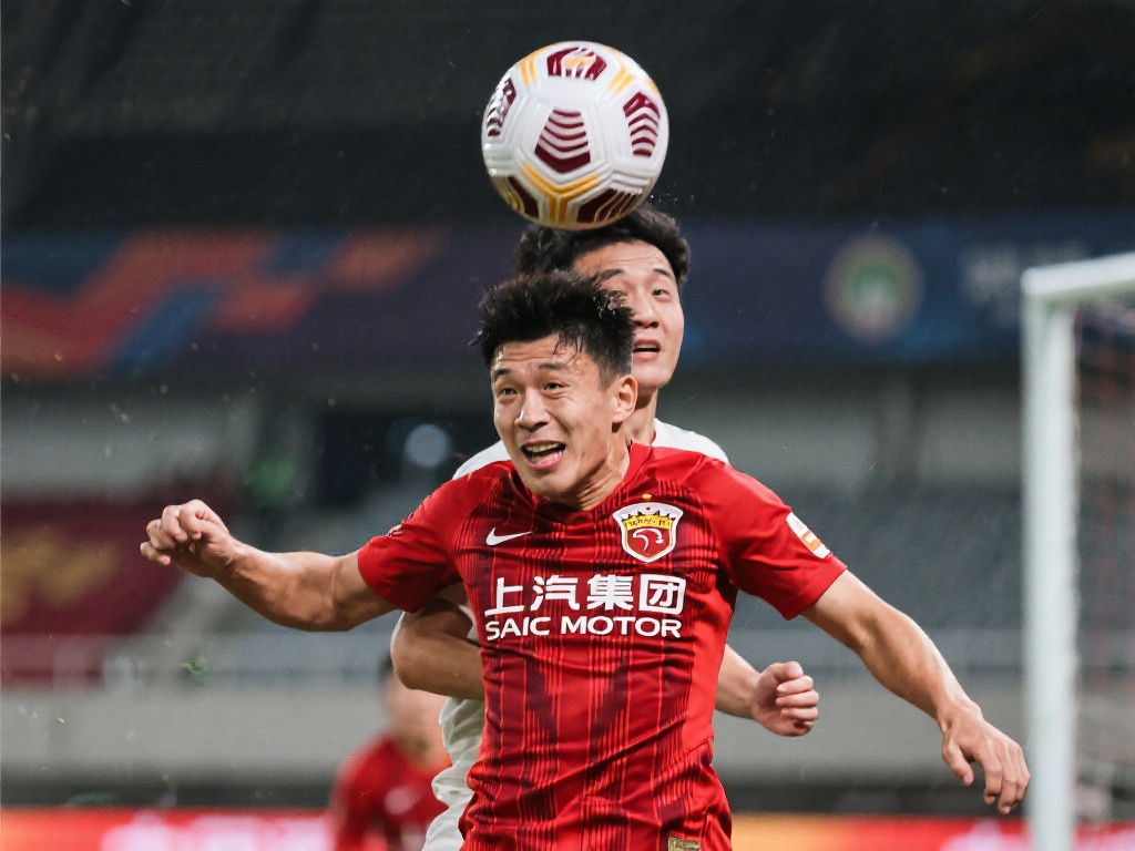 上海海港主场头球轰炸力克劲敌 总的来说,上海海港的头球战术不仅让人窒息