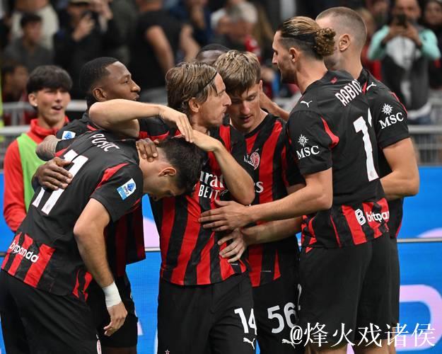 官方:AC米兰与萨勒马克斯完成续约 官方:AC米兰与萨勒马克斯完成续约