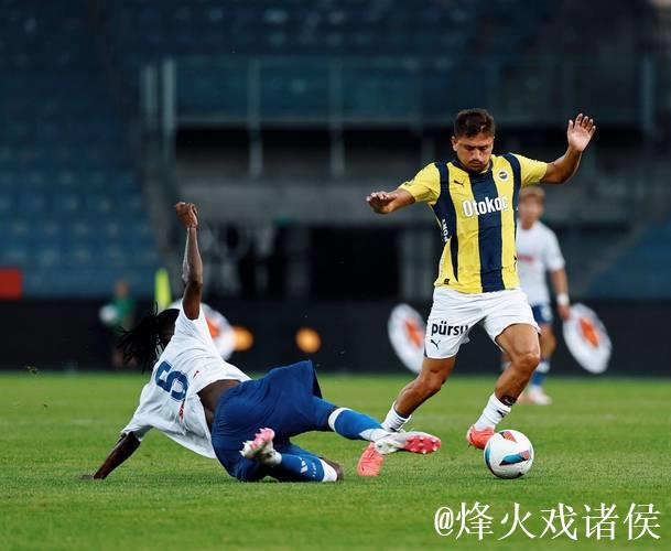 欧冠资格赛：费内巴切5-2力克费耶诺德 总比分6-4艰难挺进下一轮